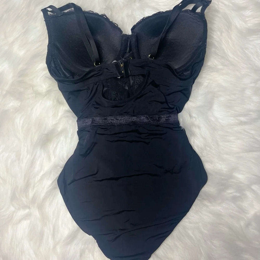 Black fashion nova bodysuit - Picture 2 of 3